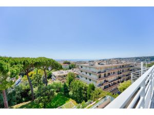 Nice Cimiez – Rare – Toit-terrasse avec espace de vie de 197 m2 et ses deux immenses terrasses