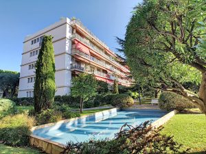 Cimiez Nice  – Grand 2 pièces baigné de soleil avec terrasse