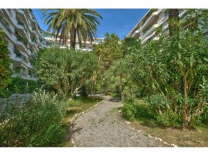 Nice – Promenade des Anglais – Beautifully Renovated 65 sqm 2 Bedroom Apartment with Sea View