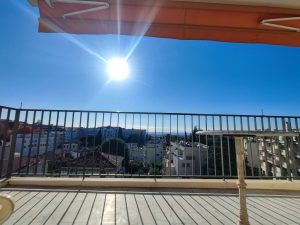 Nice Bas Cimiez – Appartement 3 pièces dernier étage avec terrasse vue panoramique