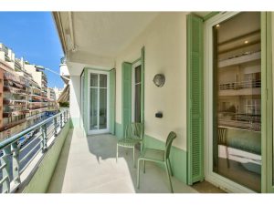 Nice – Promenade des Anglais – Beautifully Renovated 65 sqm 2 Bedroom Apartment with Sea View