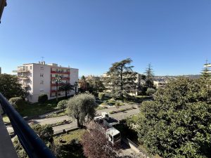 Appartement avec terrasse orientée Sud-Ouest (EN)