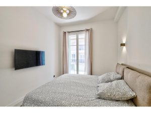 Nice – Promenade des Anglais – Beautifully Renovated 65 sqm 2 Bedroom Apartment with Sea View