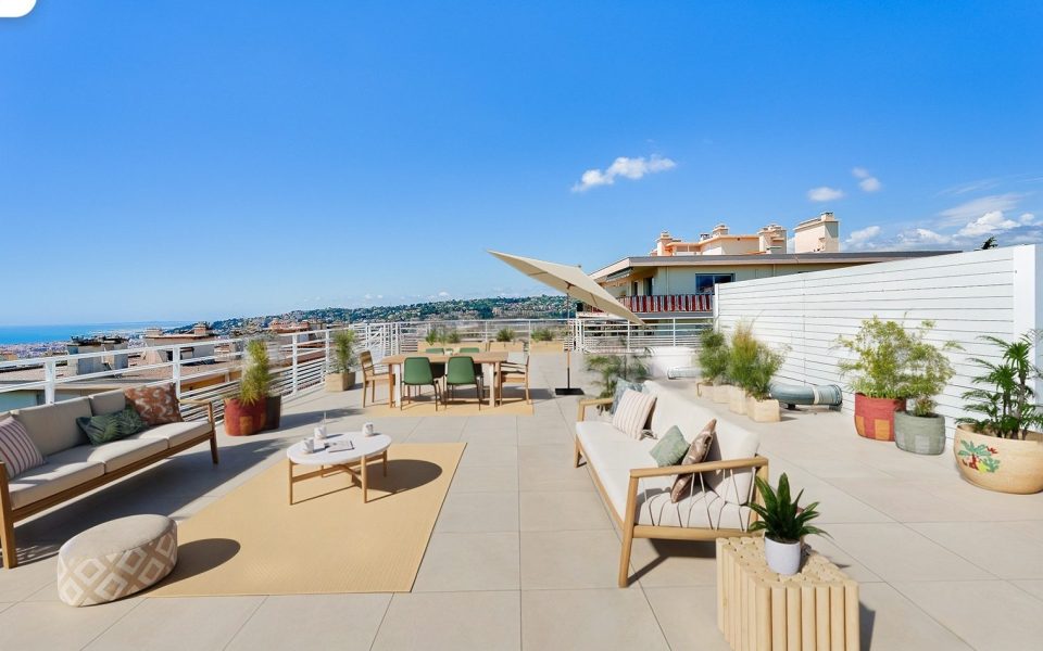 Nice Cimiez – Rare – Toit-terrasse avec espace de vie de 197 m2 et ses deux immenses terrasses : photo 2